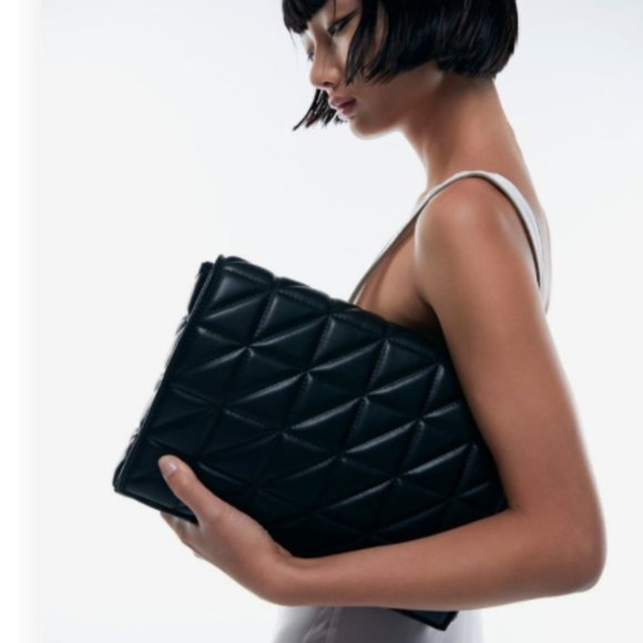 Zara Black Quilted Shoulder Bag with Gold Chain - Picture 4 of 8